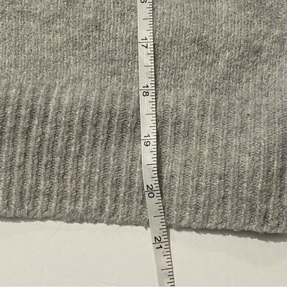 Women;s Double Zero Pale Blue Cropped Soft Fuzzy Cardigan Size Lovely Large - Picture 12 of 12